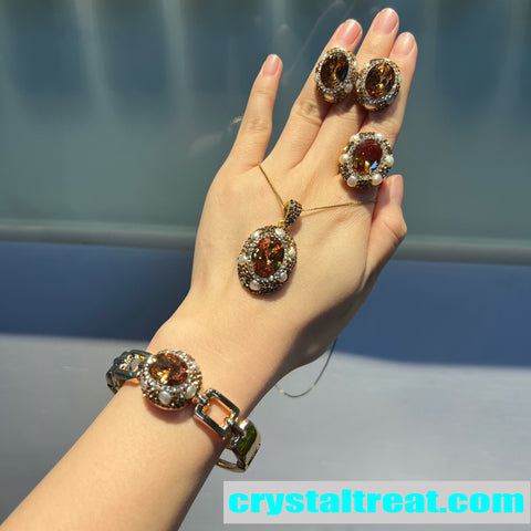 Sultan Stone and Pearl Halo Jewelry Set