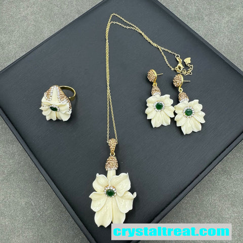 Shell Flower Jewelry Set with Jade Inlay