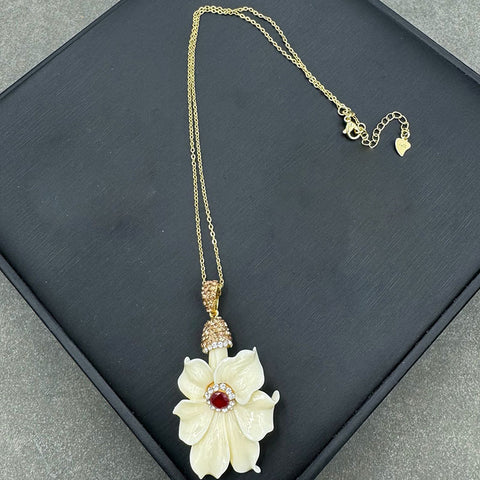 Shell Flower Jewelry Set with Jade Inlay