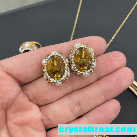 Sultan Stone and Pearl Halo Jewelry Set