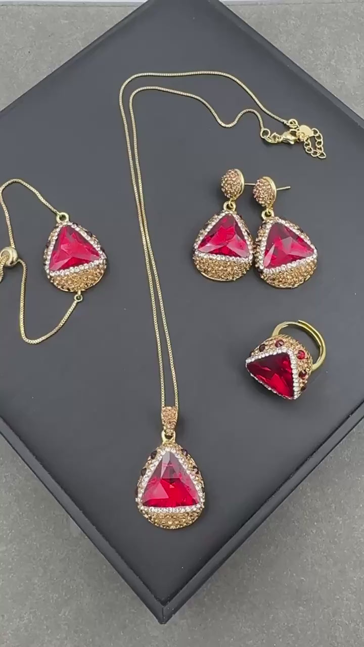 Enhanced Red and Green Crystal Rhinestone Inlaid Jewelry Set