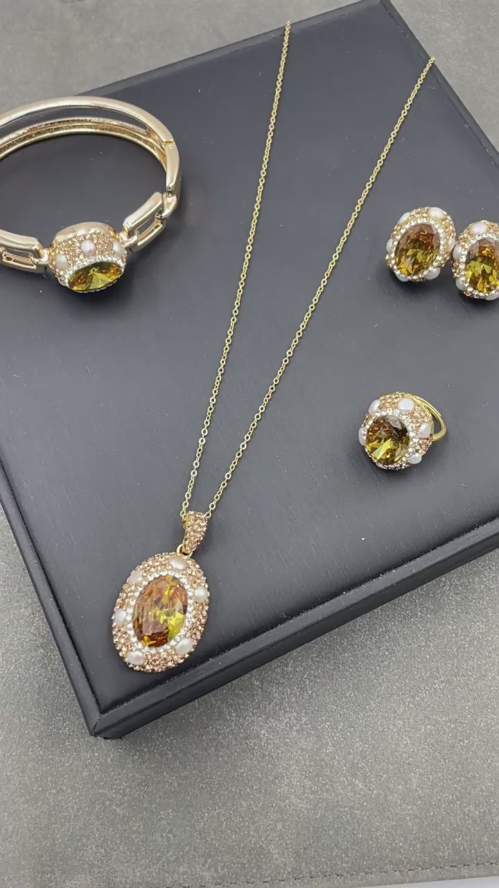 Sultan Stone and Pearl Halo Jewelry Set